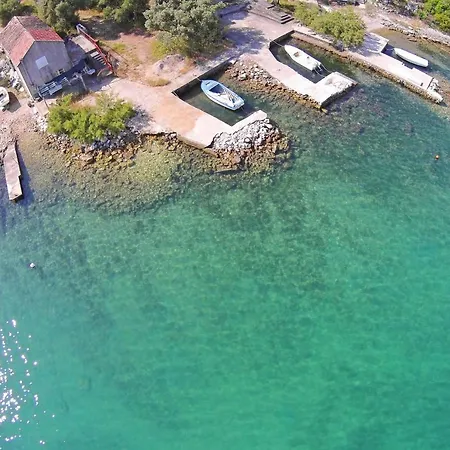 Apartments By The Sea Zuronja, Peljesac - 10134 * Brijesta