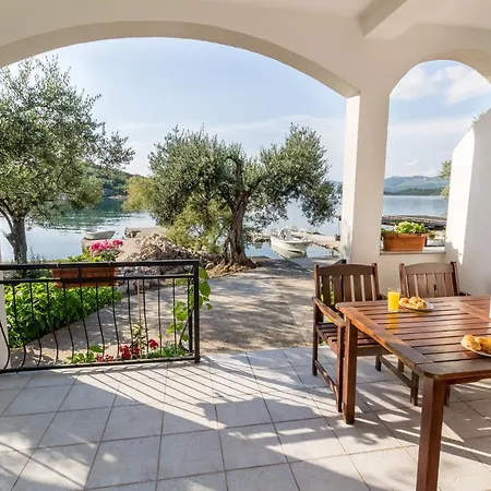 Apartments By The Sea Zuronja, Peljesac - 10134